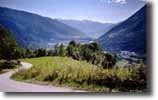 Passo del Mortirolo (1896m)

Blick von der Mortirolo NW Seite (ca. 800m) Richtung SW ins Valtellina