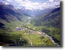 Oberalppass (2046m)

Blick vom der Furka-Ostrampe (ca. 1950m) Richtung Ost ber Rehalp (1600m) und Andermatt (1450m) zum Oberalppass (2046m) 