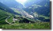 Passo del San Gottardo - St. Gotthard (2108m)

Tiefblick auf Aosta (1100m) von der Gotthard Sdrampe (ca. 1500m) 