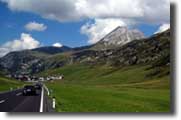 Flexenpass (1784m)

Blick von der Flexenpasshhe (1784m) auf Zrs (1700m) und Hexenboden (2223m) - Trittkopf (2423m)
