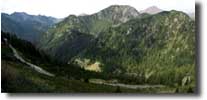Passo del Manghen (2047m)

Die obersten Kehren des einsamen Passo Manghen (2047m) unter der Cimma Fornace (2225m) im Sden der Dolomiten.
