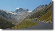 Rettenbach Tiefenbach - Oetztaler Gletscherstrae (2820m)

Auf der tztaler Gletschertrae im Rettenbachtal nach der Mautstelle (ca. 2200m) mit Blick zum Rettenbachferner und Rettenbachjoch (2990m, links) sowie das Pitztaler Jchl (2995m, mitte)