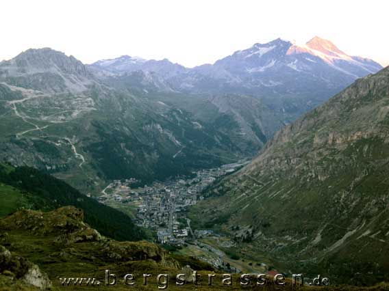 Col de l Iseran (2770m)